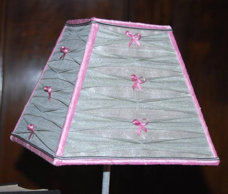 Luminaires-lampe-de-table en soie sauvage gris et rose