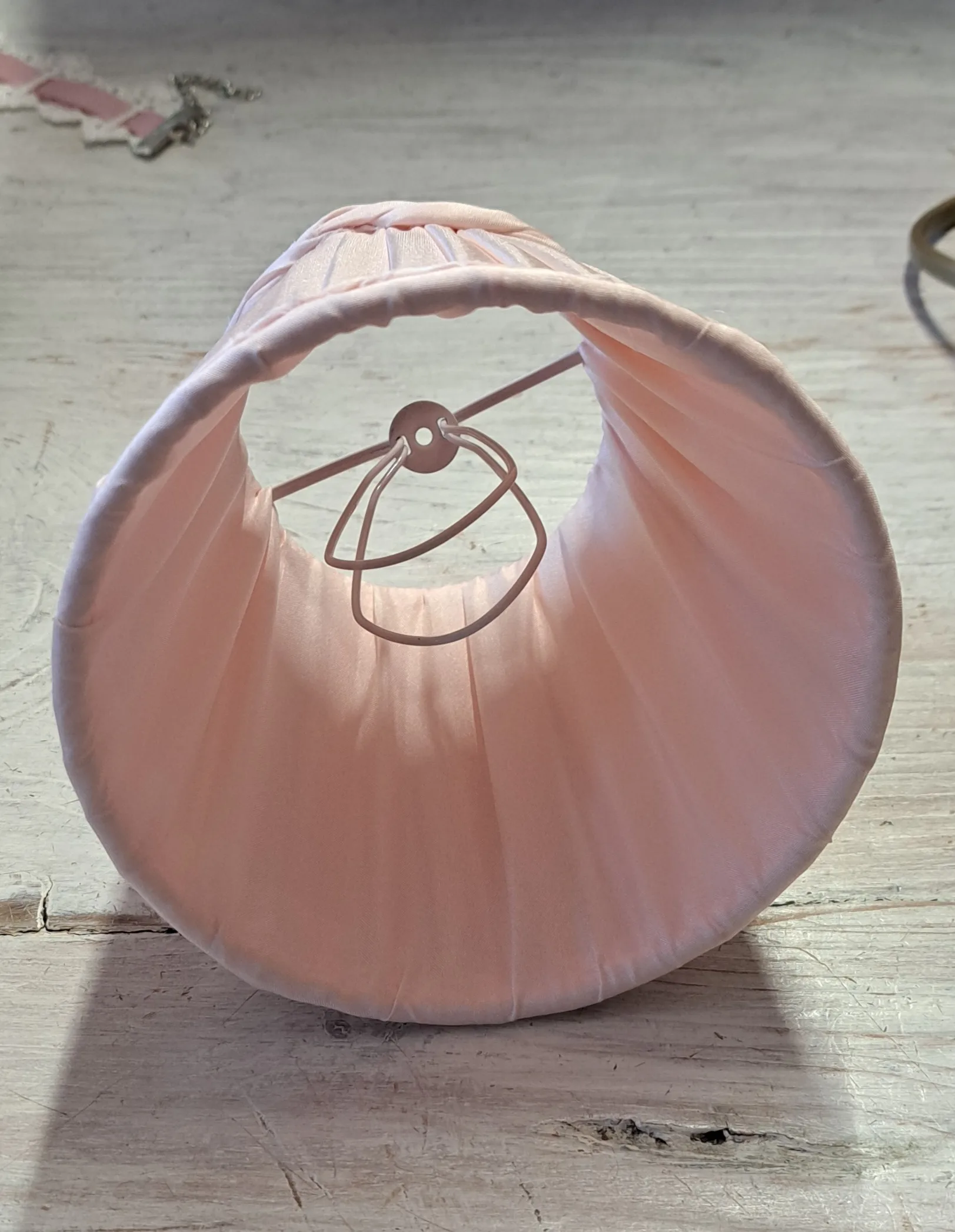 abat jour pince flamme en soie plissée couture